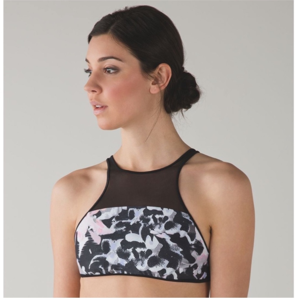 🦋 Women’s Lululemon Athletica reversible swim top